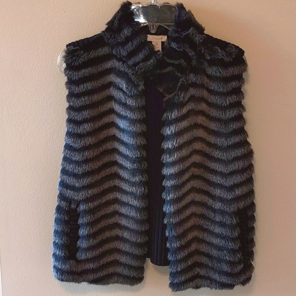Chico's faux fur vest with side pockets